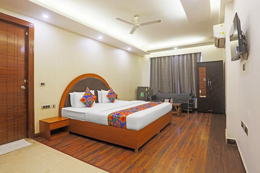 Fabhotel Star Inn