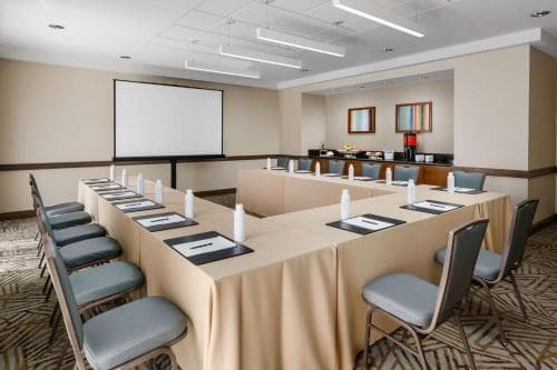 Hilton Phoenix Airport