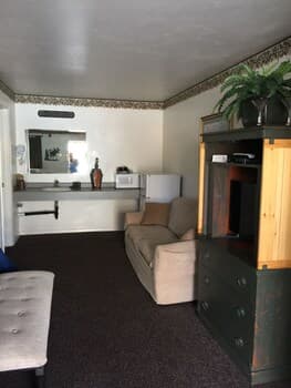 Rustic Inn Motel