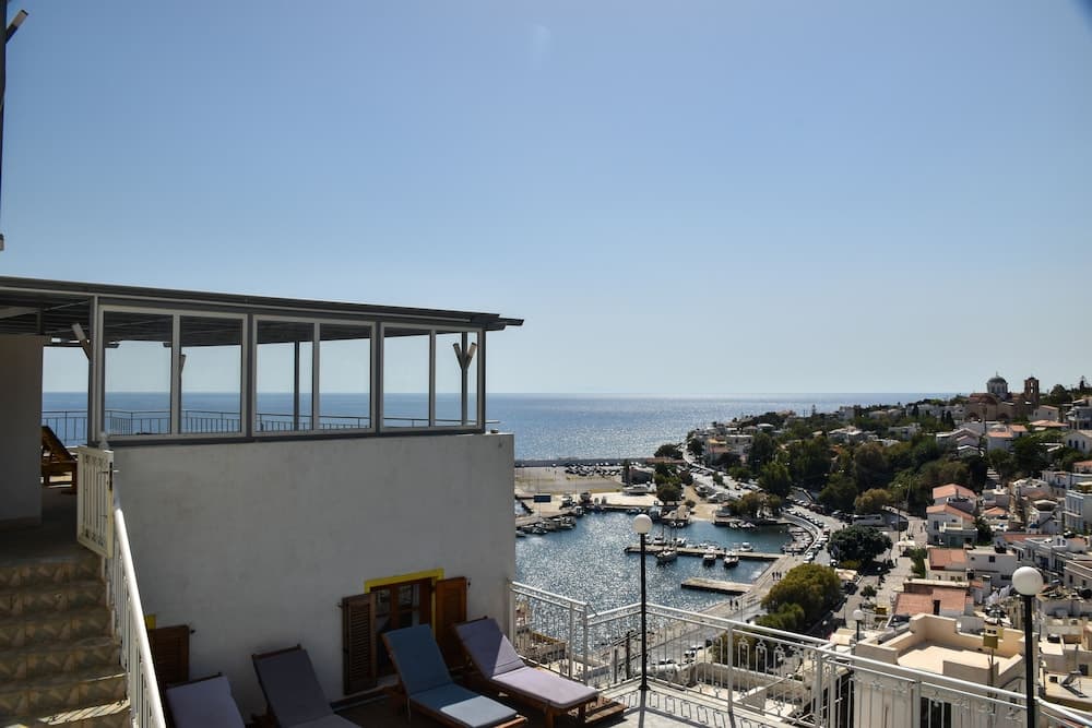Kastro Hotel