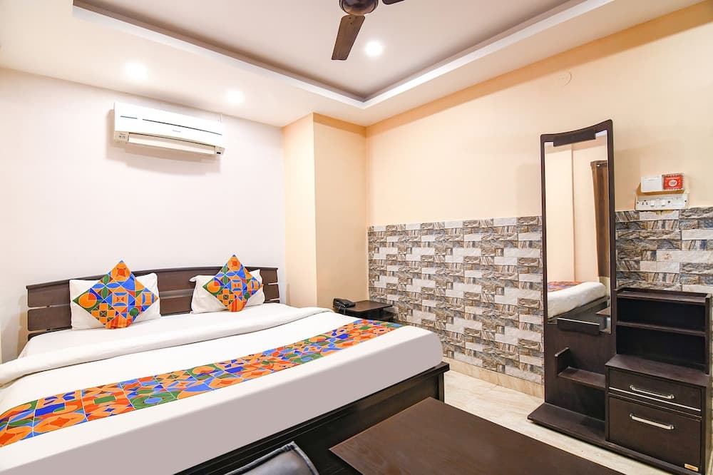 Fabhotel White Palace
