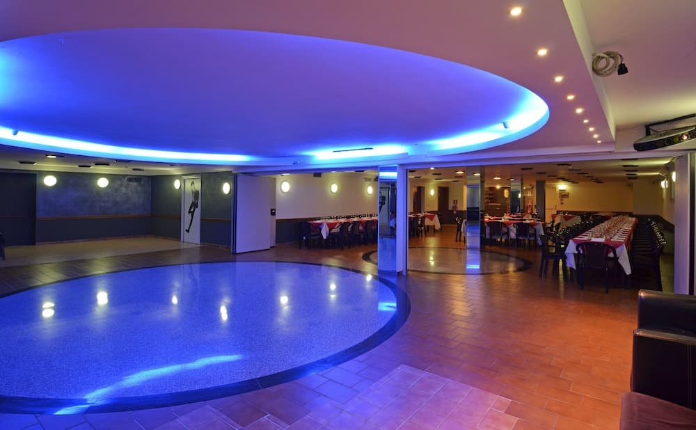 Max Hotel Oasi
