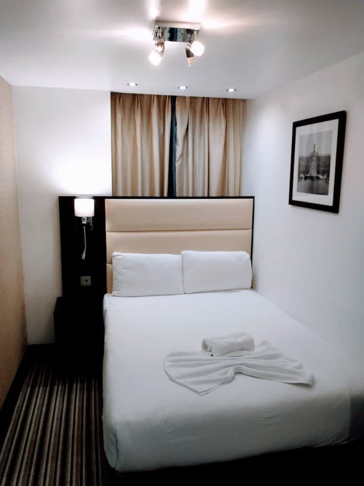 Edward Hotel