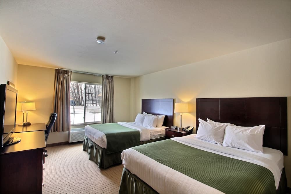 Cobblestone Inn & Suites - Brillion