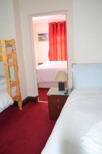 Lyndhurst Hotel