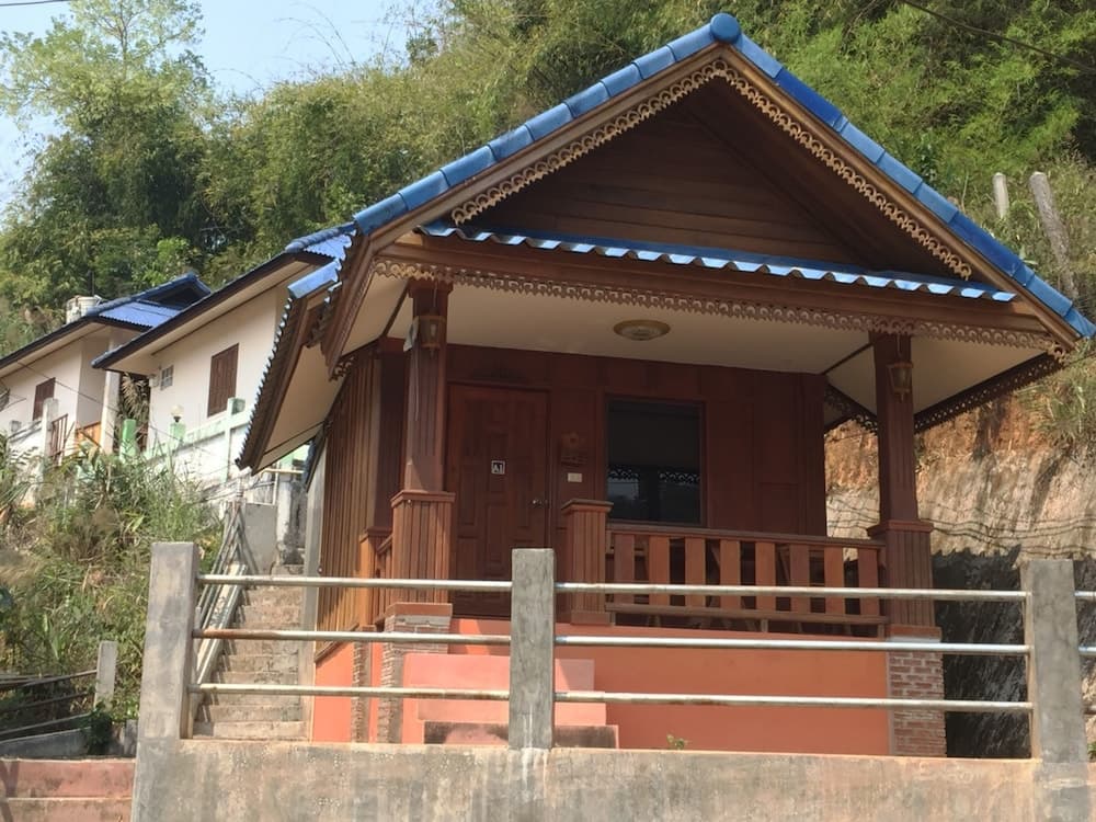 Khumsuk Resort