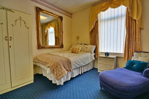 Falklands Hotel