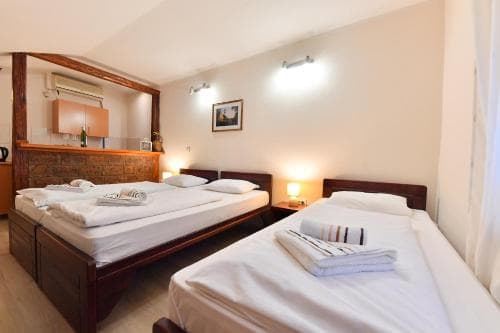 Apartments & Accommodation Stojic