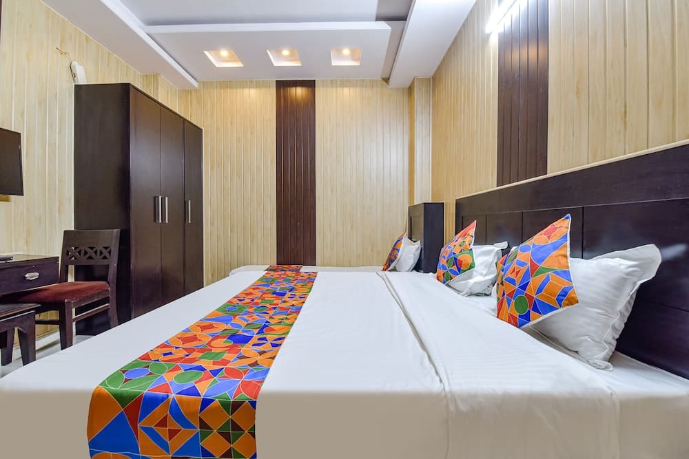 Fabhotel Royal Delight