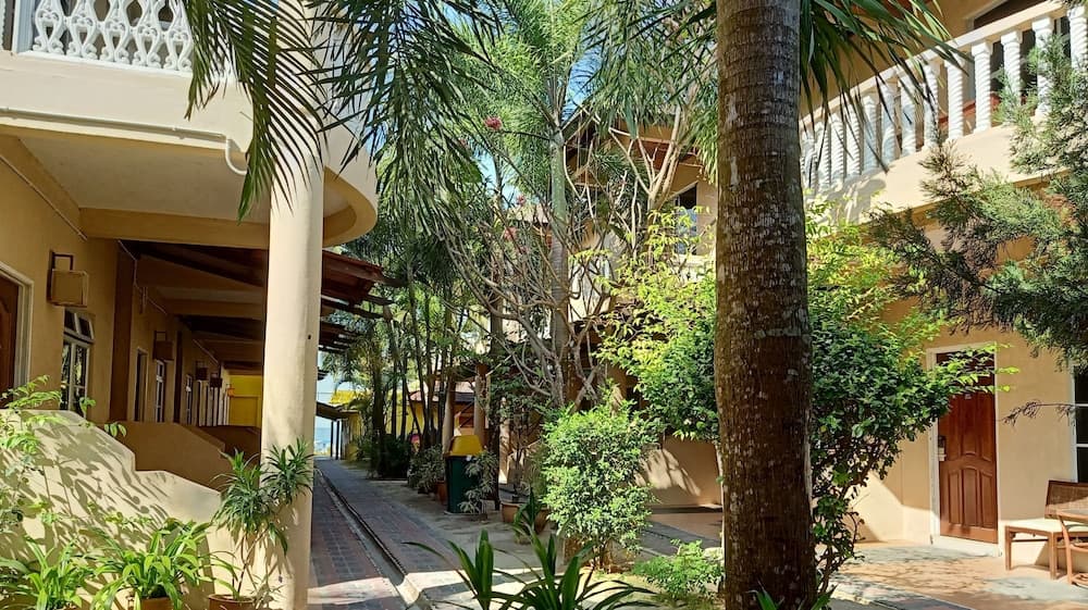 Lankapuri Beach Resort