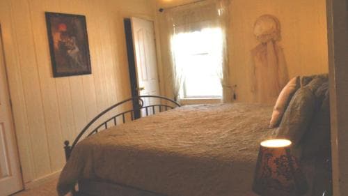 Tombstone Bordello Bed & Breakfast