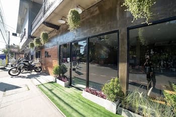 Yolo Chic House