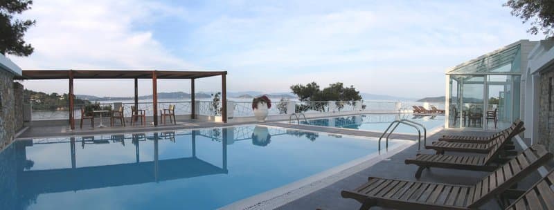 Cape Kanapitsa Hotel & Suites