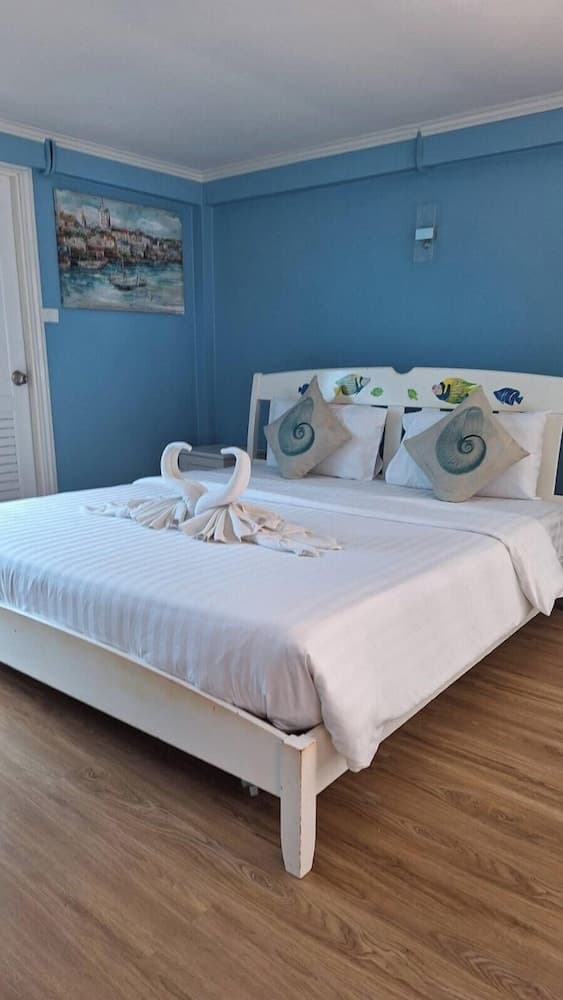 IP PLUS BEACH RESORT Koh Larn