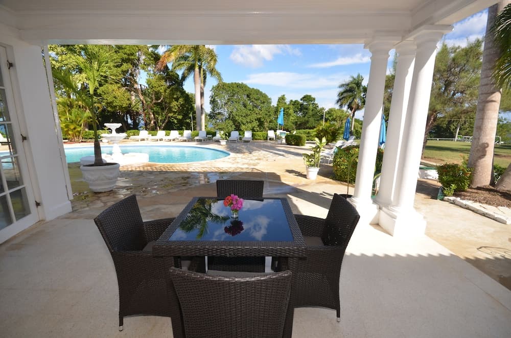 Pharos Villa