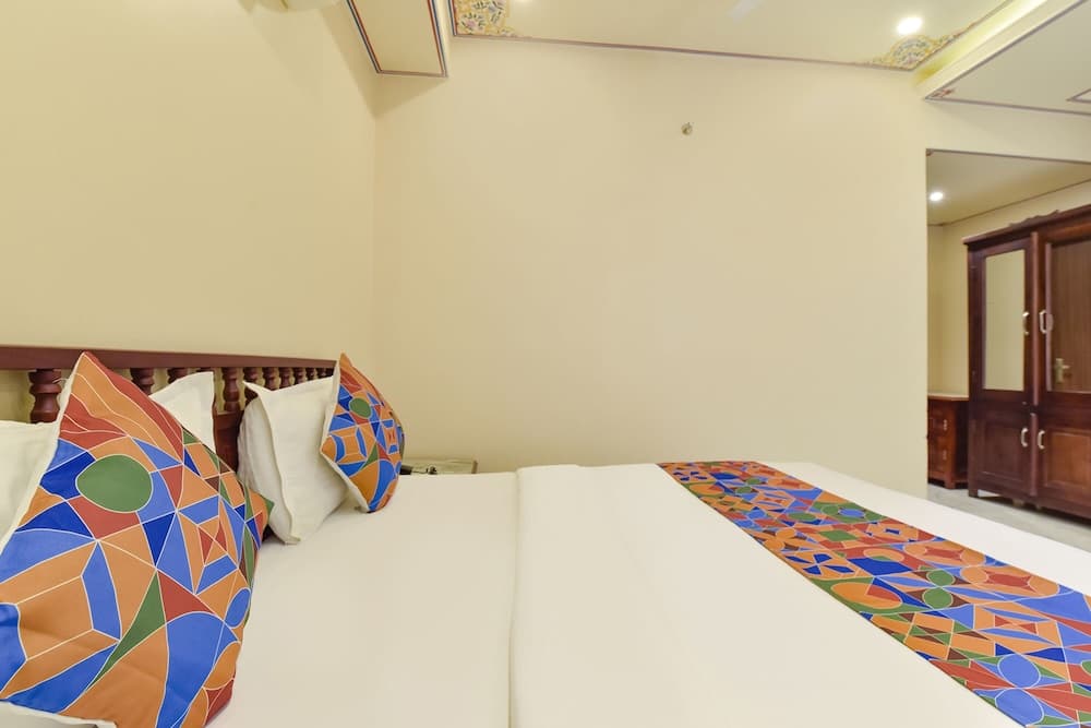 Fabhotel The Bayan Elegance