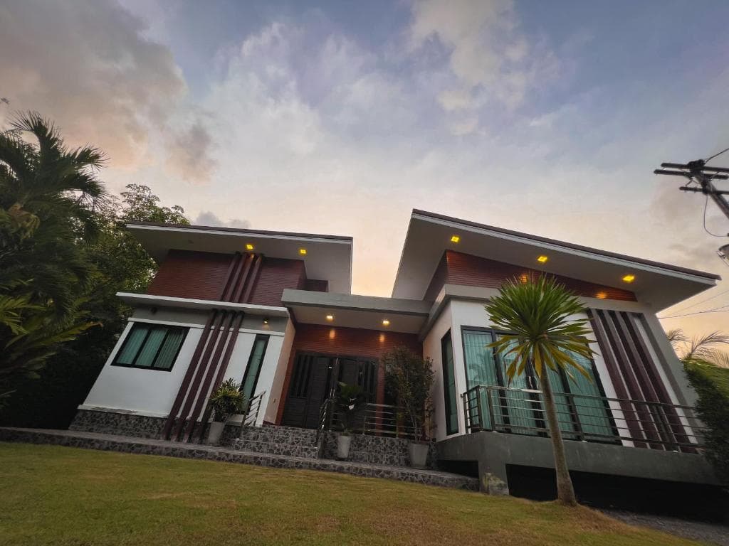 Manee Poolvilla