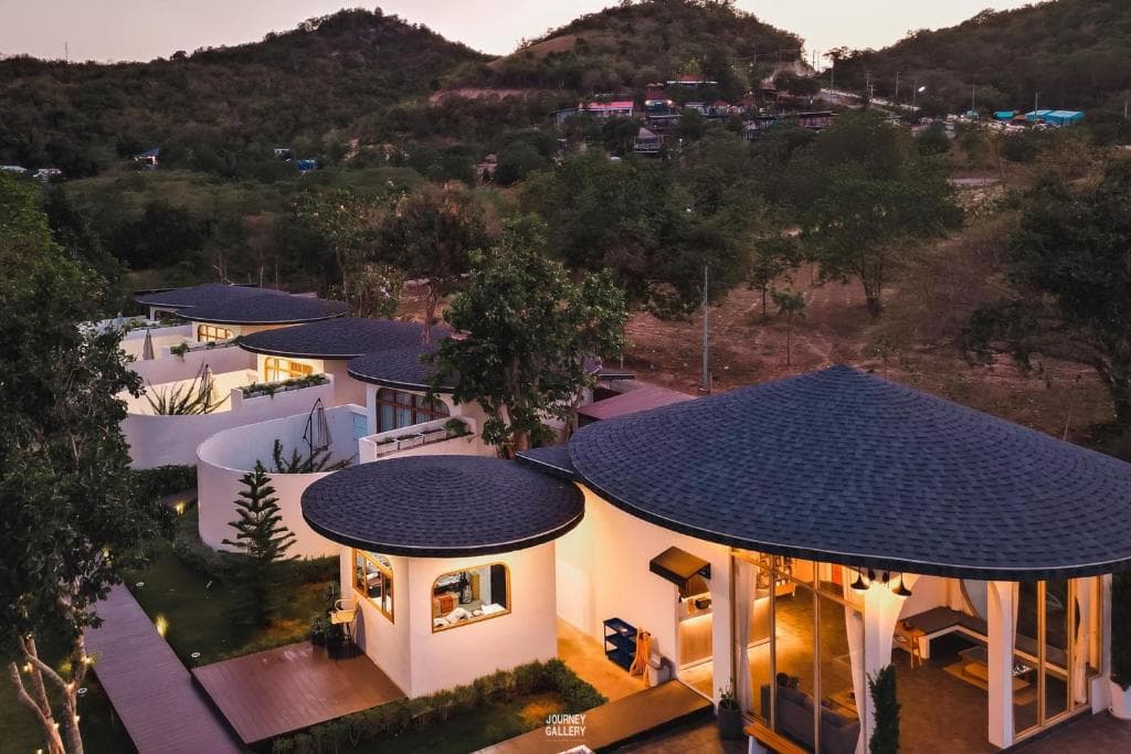 SaroRach pool villa resort Kohlarn