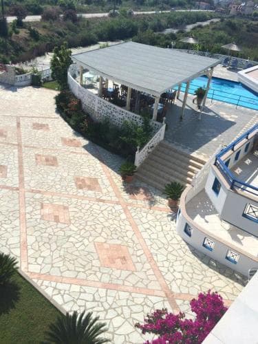 Gogas Palace
