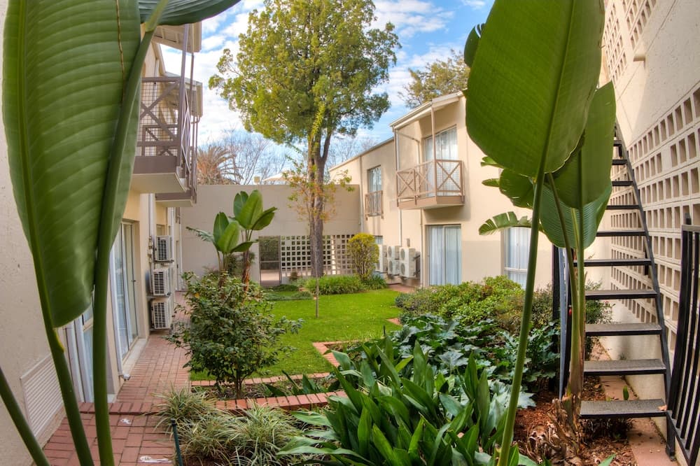 Courtyard Hotel Sandton