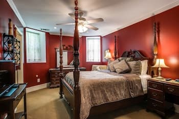 Linden Manor Bed & Breakfast