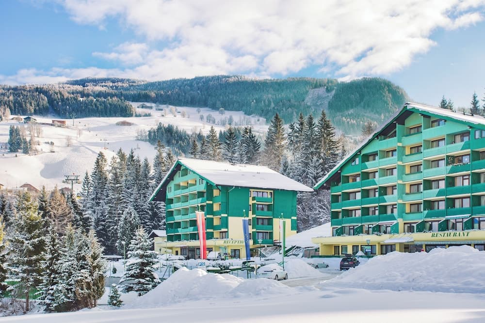 Alpine Club Resort