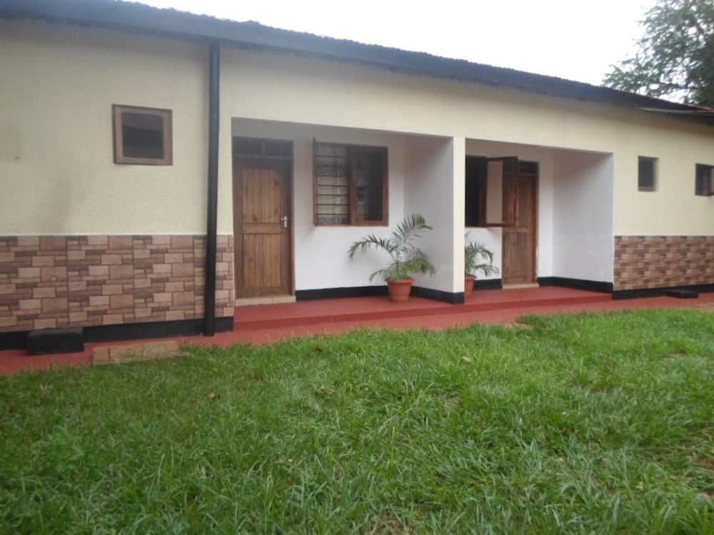 Tarn Hut Resort