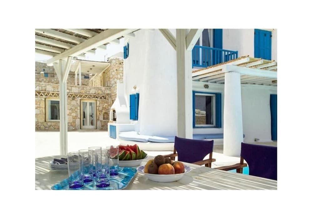 Adonis Villa
