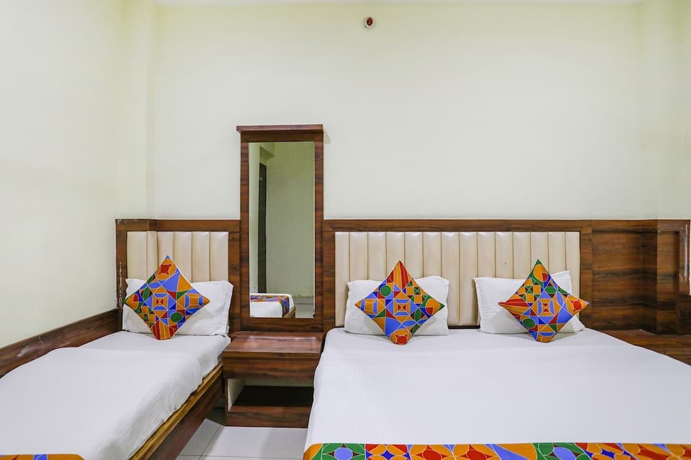 Fabhotel Naresh Palace