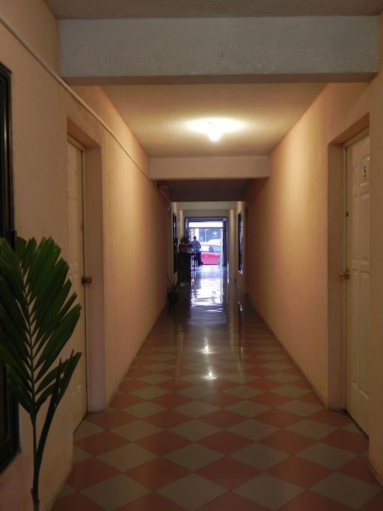 Hotel Revolucion