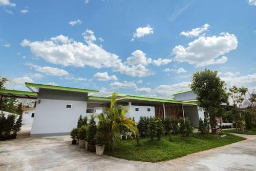 Trakoon Tor Resort