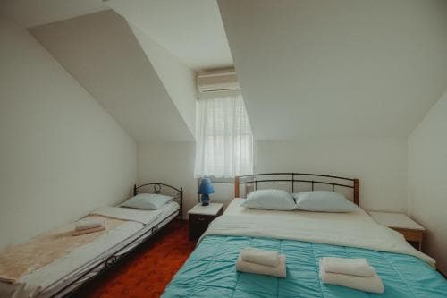 B&B Laguna