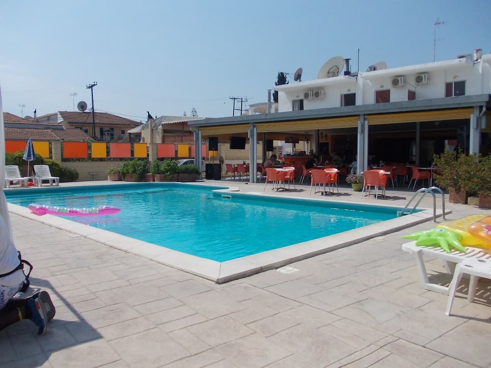 Kavos Central Gardens