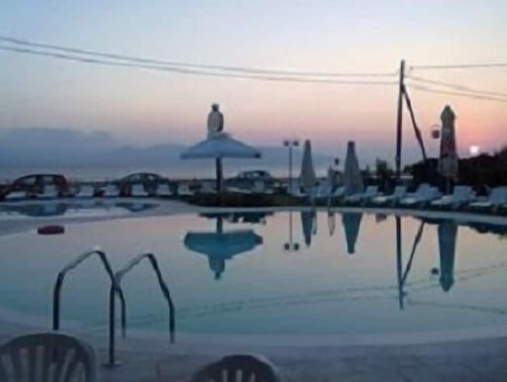 Hotel Flisvos