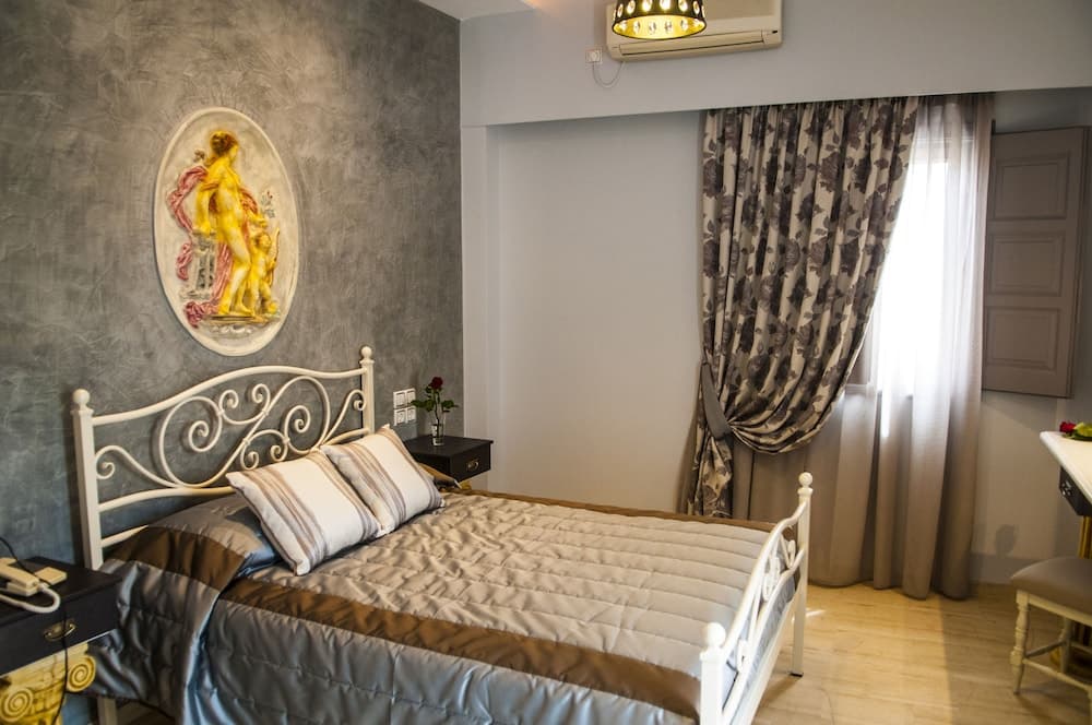 Polydefkis Hotel
