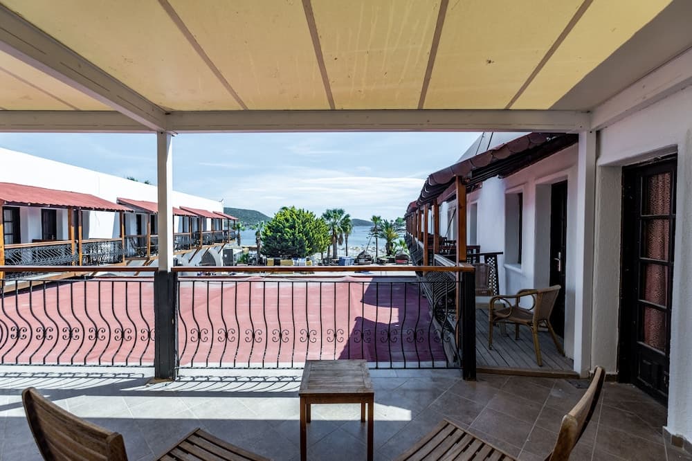 Costa Bitezhan Hotel