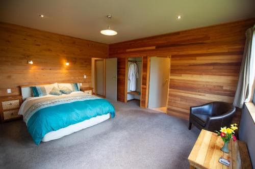 Paramata Lodge