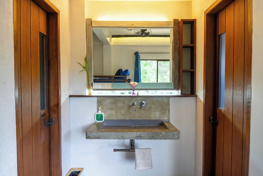 Island Lyfe Adventures Hotel