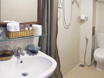 Yens Hotel 2