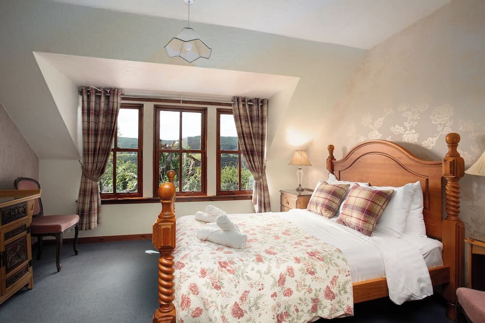 Rosemount Hotel