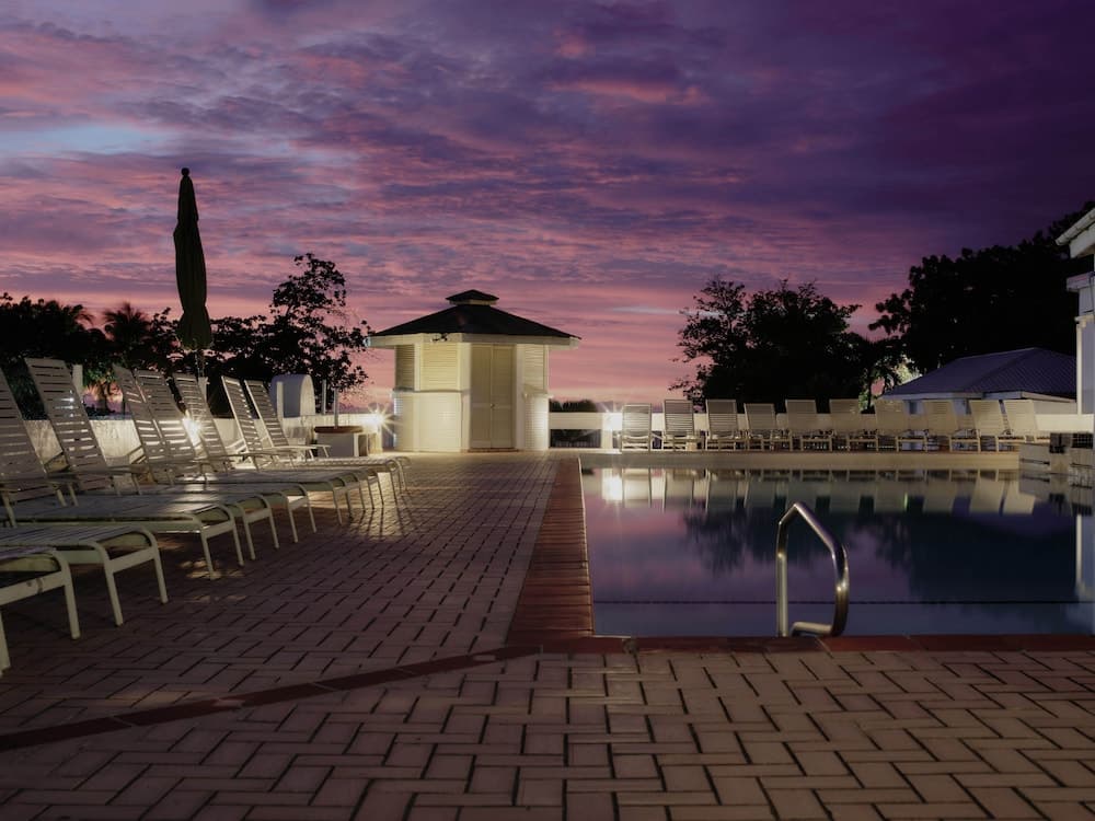 Allamanda Beach Hotel