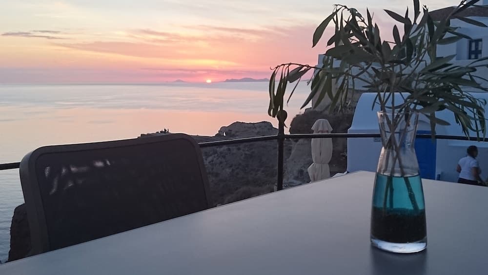 Esperas Santorini