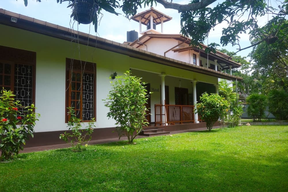 Manel Guesthouse