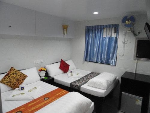 Dhillon Hotel