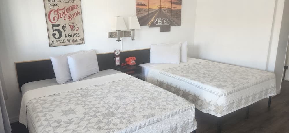 Brad's Desert Inn