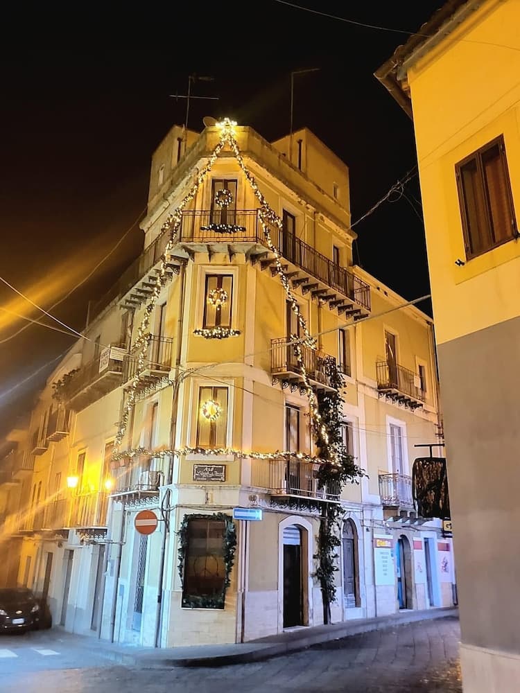 L Angolo sulla Piazza
