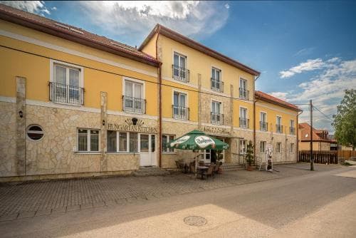 Nefelejcs Hotel