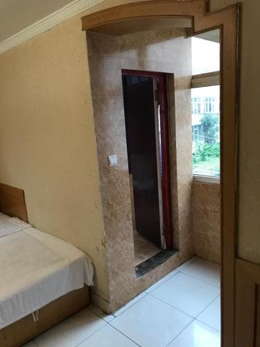 Wolongpu Hostel