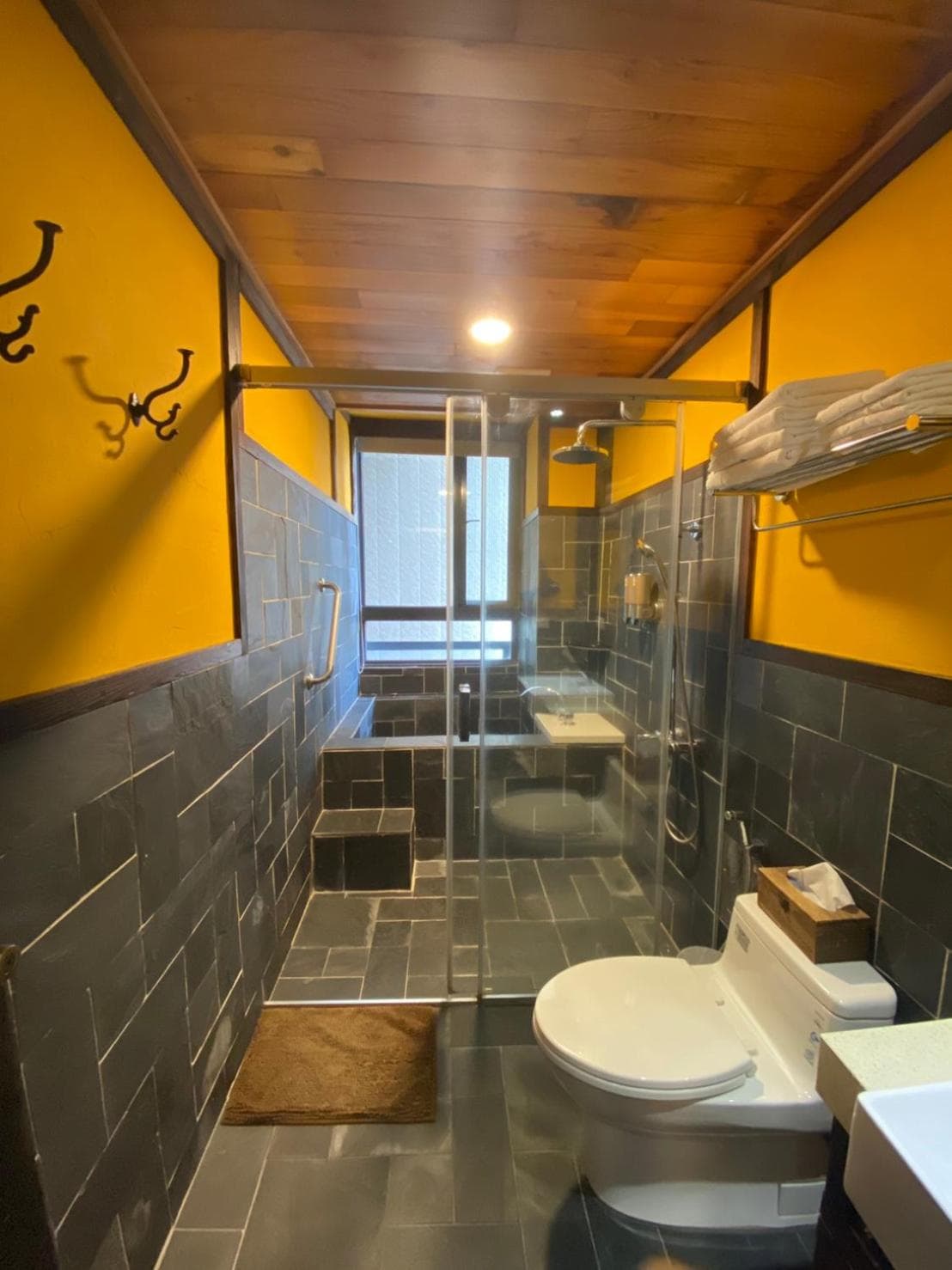 Nuitee hotel image