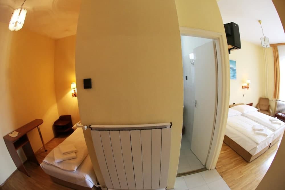 Hotel Bara Junior